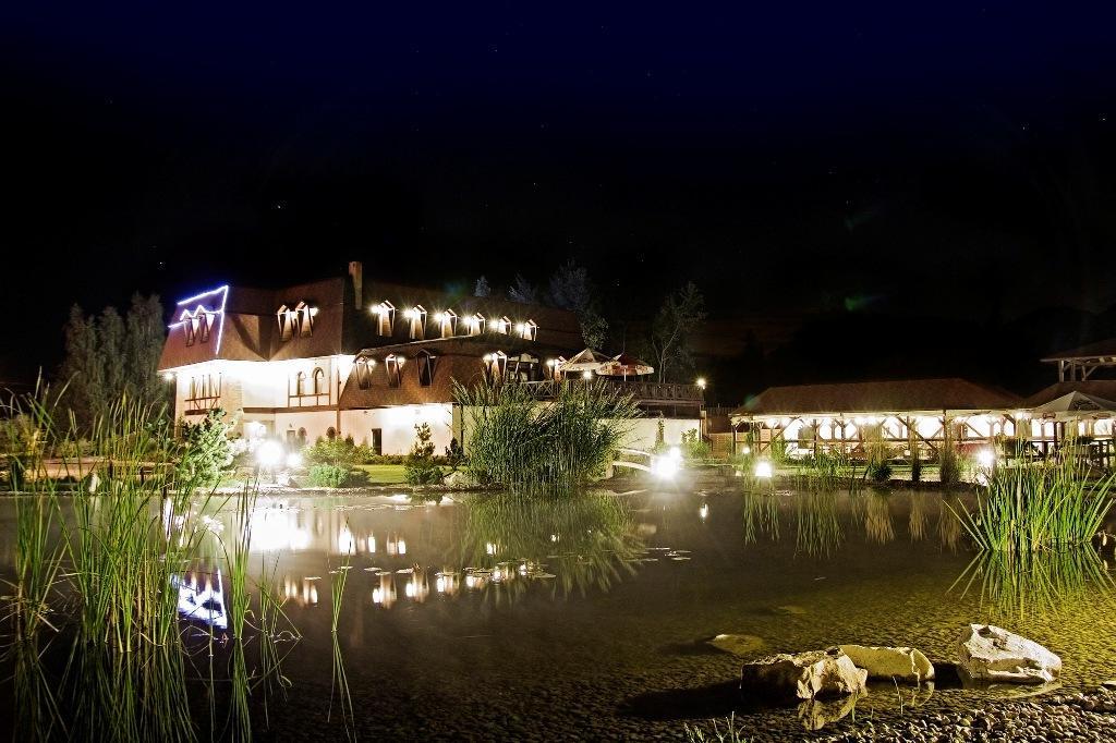 Hotel Rozdroze Nieborów Kültér fotó