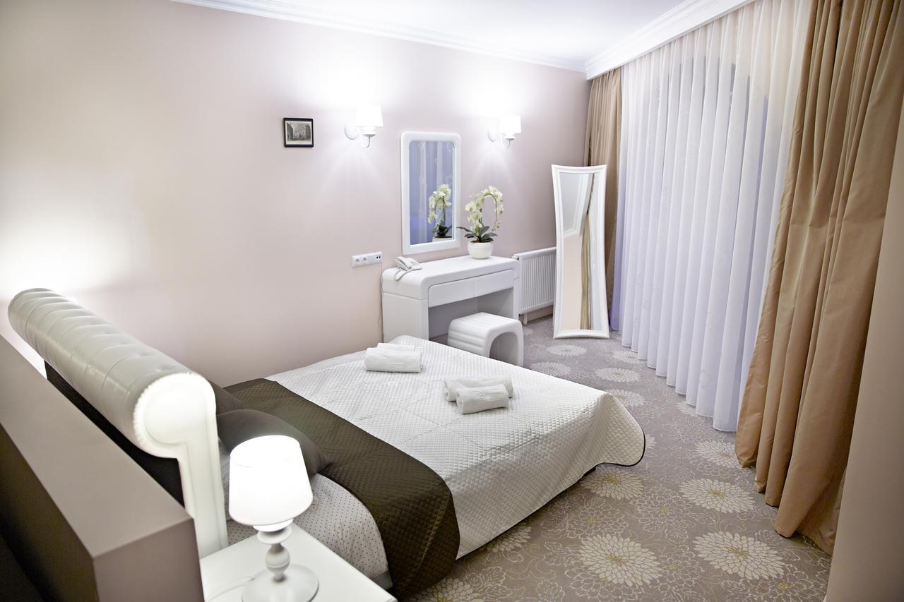 Hotel Rozdroze Nieborów Kültér fotó