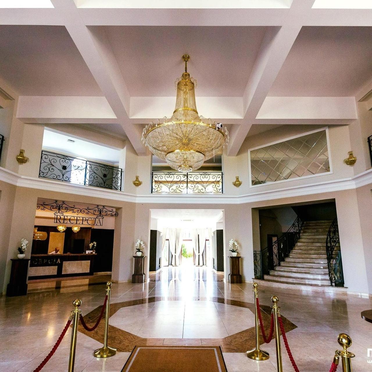 Hotel Rozdroze Nieborów Kültér fotó
