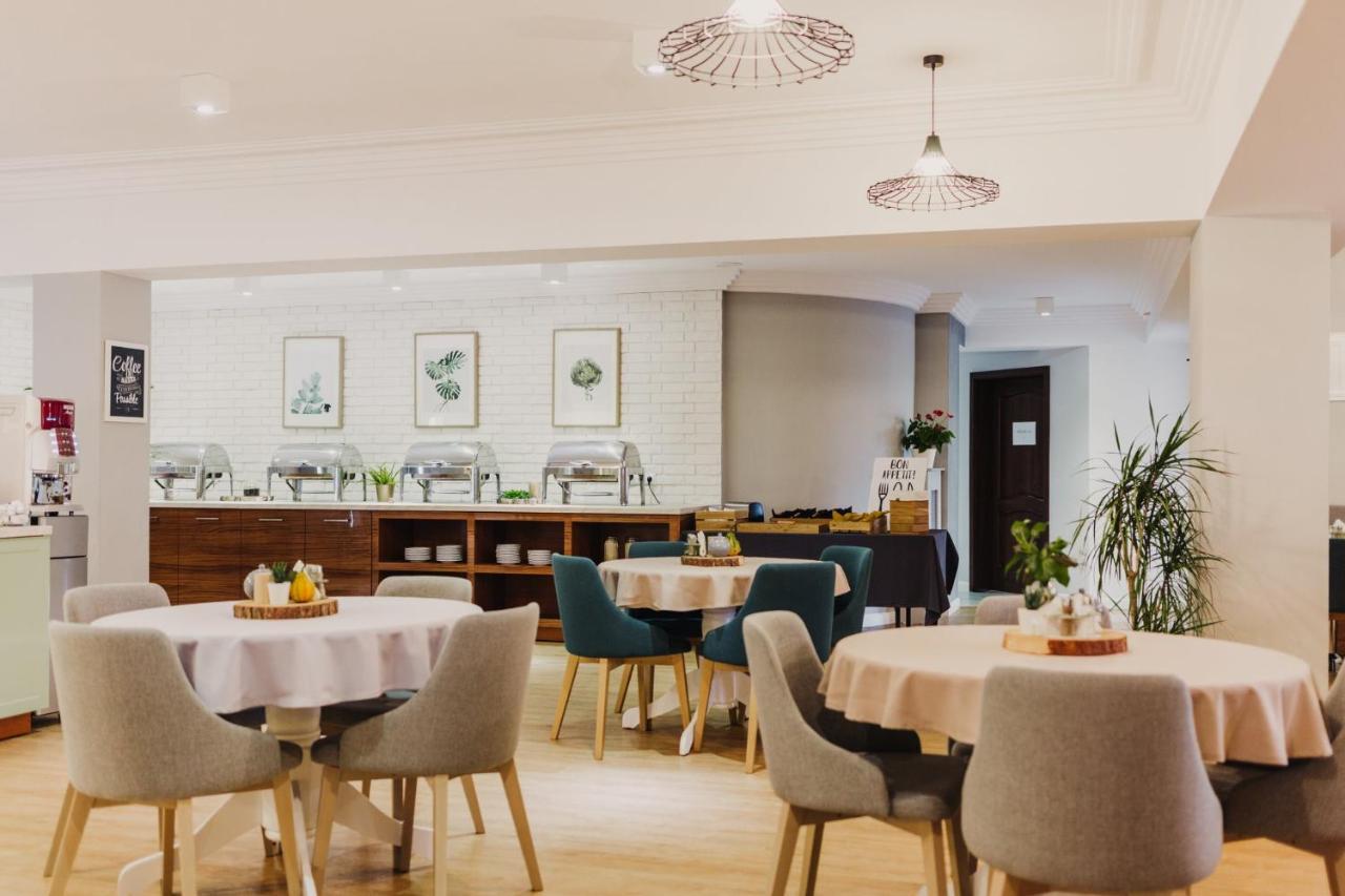Hotel Rozdroze Nieborów Kültér fotó