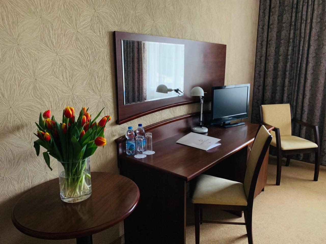 Hotel Rozdroze Nieborów Kültér fotó